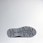 Ботинки мужские кожаные зимние на овчине черного цвета.